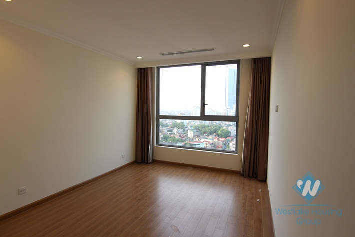 Unfurnished  apartment for rent in Vinhomes Nguyen Chi Thanh, Dong Da district, Ha Noi